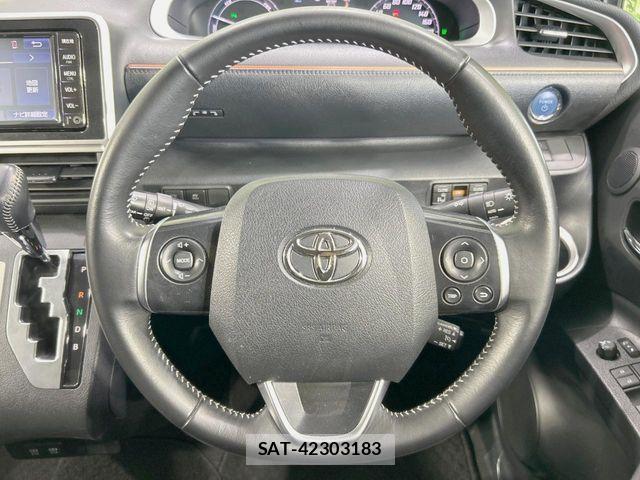 Toyota SIENTA 2021-10 8745878-11