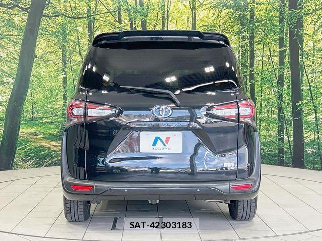 Toyota SIENTA 2021-10 8745878-15