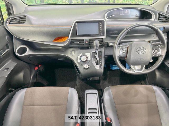 Toyota SIENTA 2021-10 8745878-1