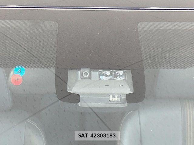 Toyota SIENTA 2021-10 8745878-5