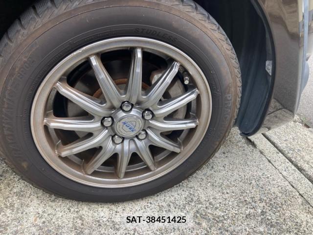 Toyota SIENTA 2015-10 8744142-9
