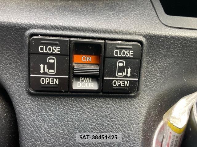 Toyota SIENTA 2015-10 8744142-14
