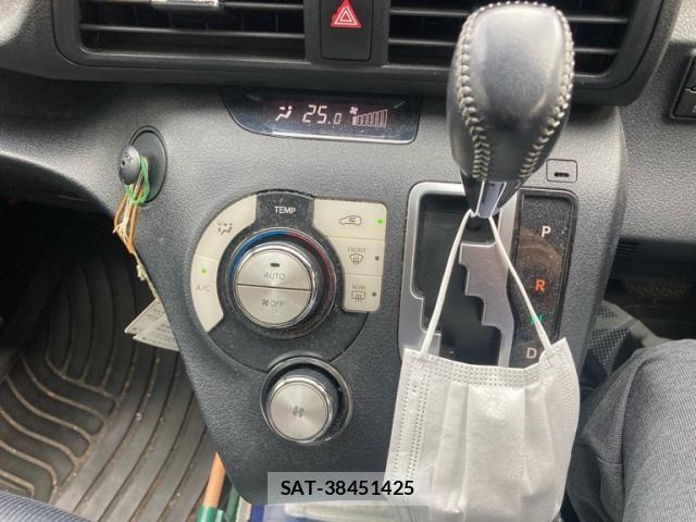 Toyota SIENTA 2015-10 8744142-16