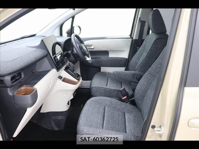 Toyota SIENTA 2024-12 8745864-10