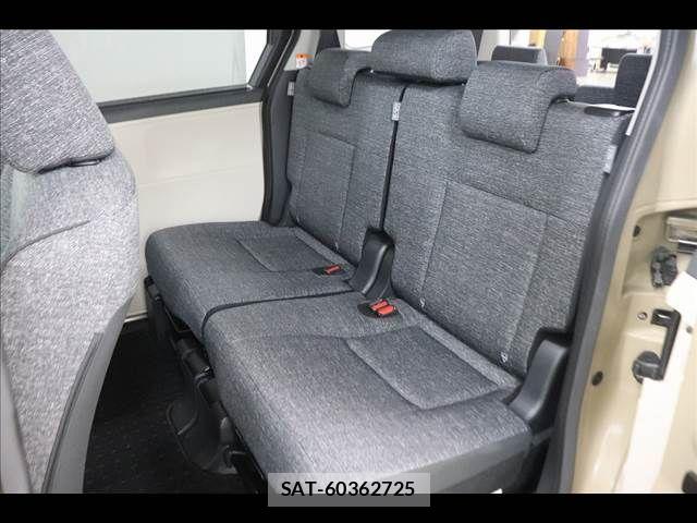 Toyota SIENTA 2024-12 8745864-11
