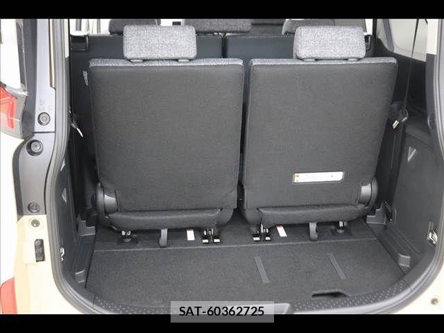 Toyota SIENTA 2024-12 8745864-13