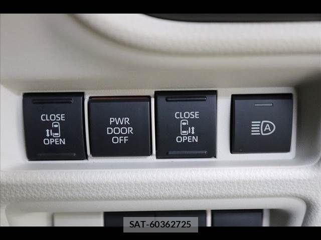 Toyota SIENTA 2024-12 8745864-5