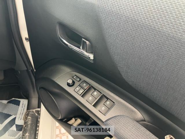 Toyota SIENTA 2016-08 8745882-16