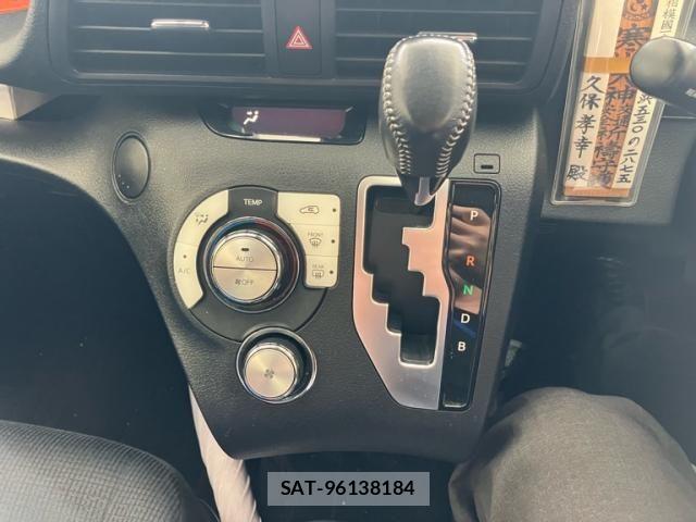 Toyota SIENTA 2016-08 8745882-20