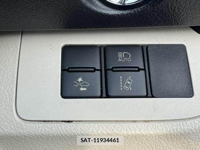 Toyota SIENTA 2015-11 8745884-9