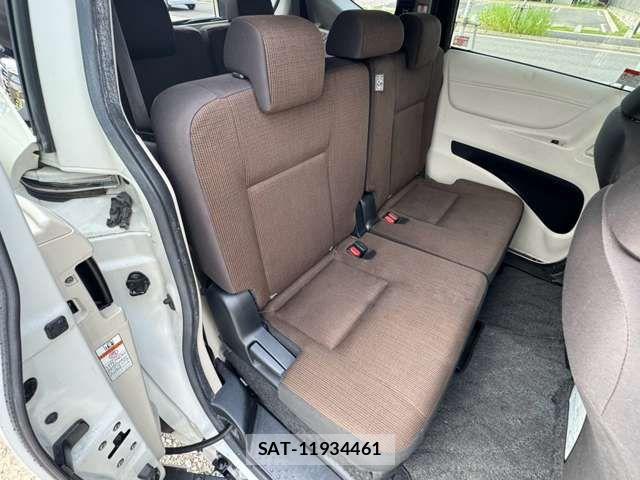 Toyota SIENTA 2015-11 8745884-11