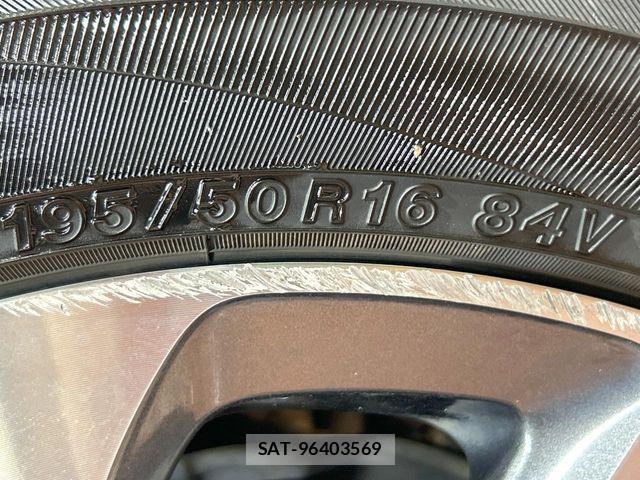 Toyota SIENTA 2015-09 8745879-8