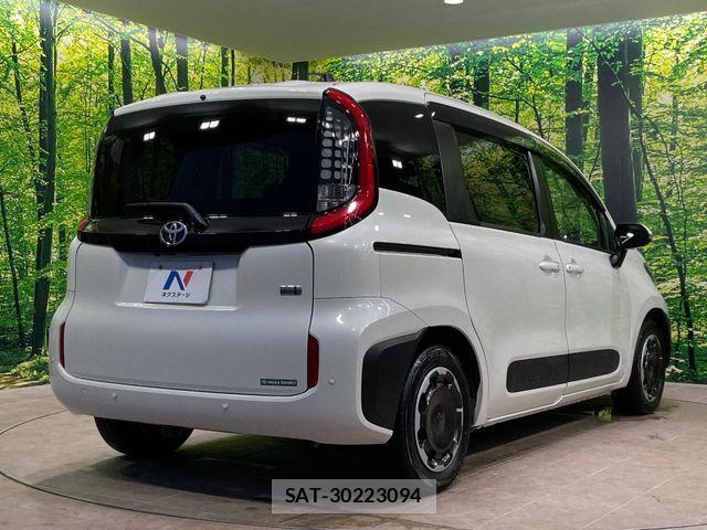 Toyota SIENTA 2023-05 8745862-17