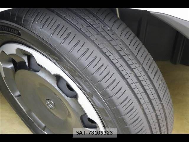 Toyota SIENTA 2024-08 8745865-23