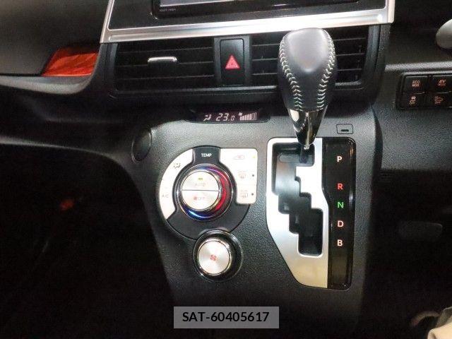 Toyota SIENTA 2017-09 8745885-16
