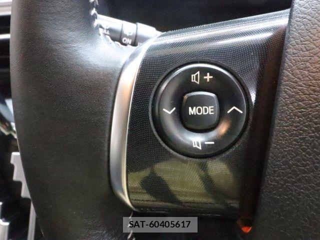 Toyota SIENTA 2017-09 8745885-17