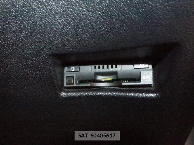 Toyota SIENTA 2017-09 8745885-21