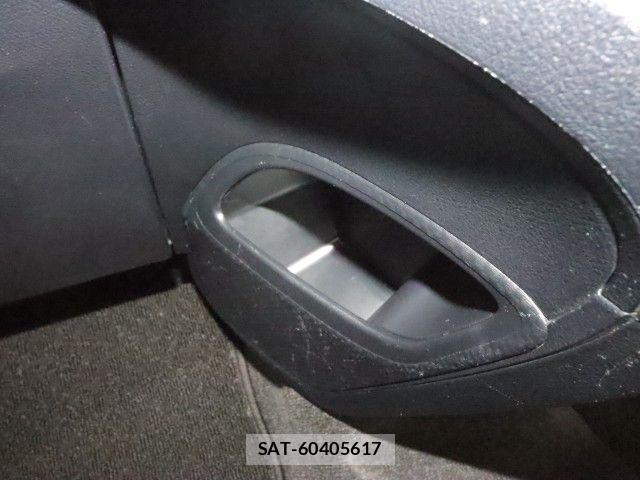 Toyota SIENTA 2017-09 8745885-25