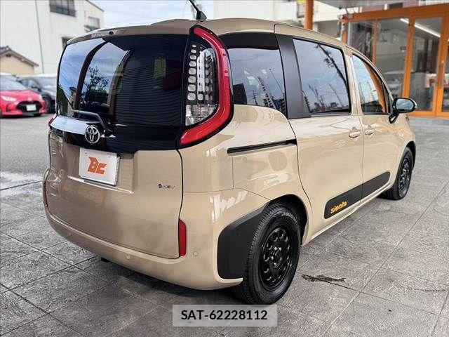 Toyota SIENTA 2025-08 8782047-14