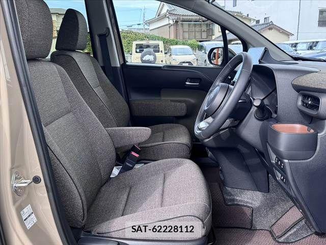 Toyota SIENTA 2025-08 8782047-15