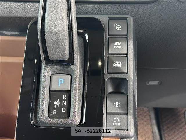 Toyota SIENTA 2025-08 8782047-24