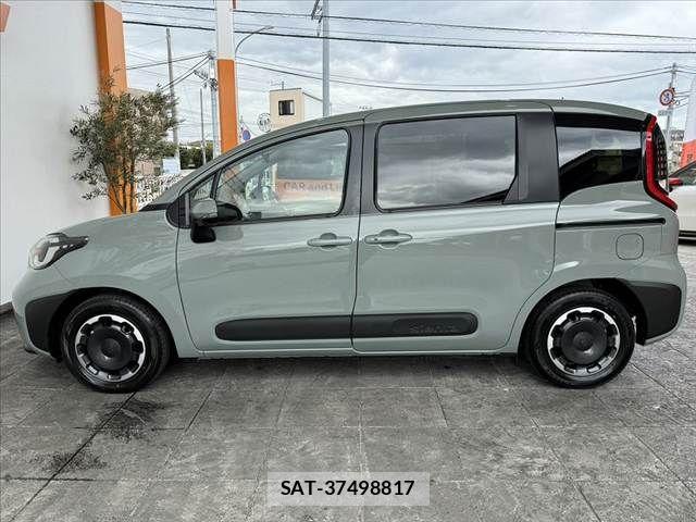 Toyota SIENTA 2025-10 8782050-10