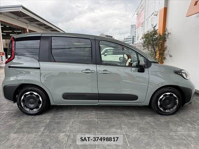 Toyota SIENTA 2025-10 8782050-11
