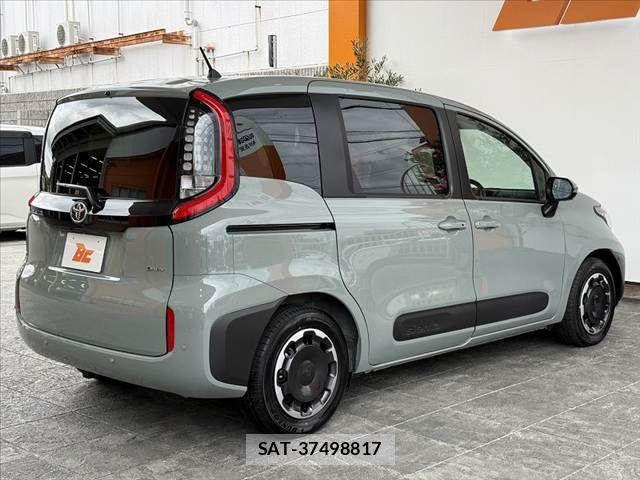 Toyota SIENTA 2025-10 8782050-14