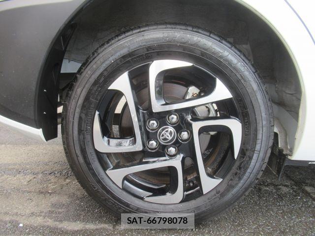 Toyota SIENTA 2024-10 8782048-25