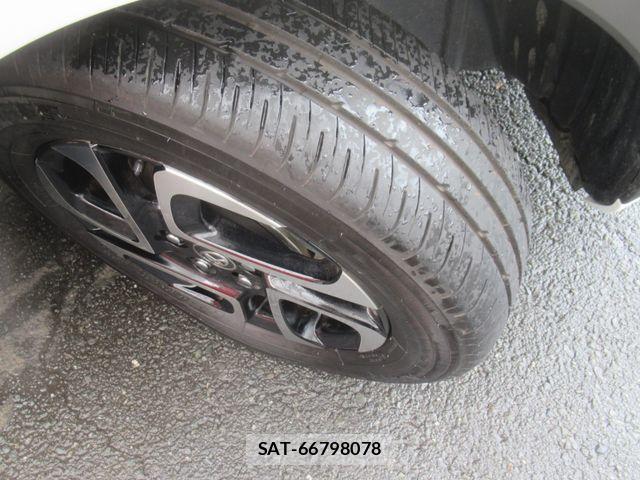 Toyota SIENTA 2024-10 8782048-26