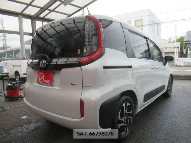 Toyota SIENTA 2024-10 8782048-2