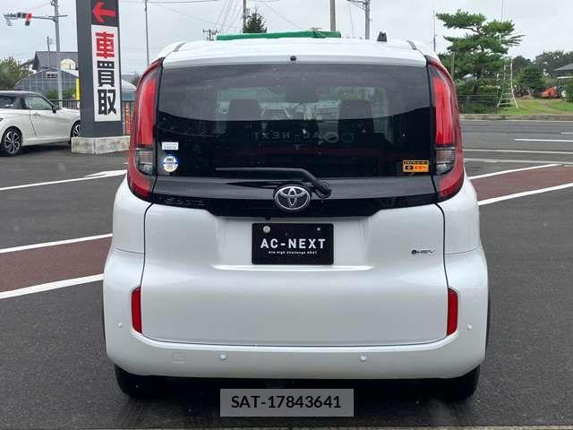 Toyota SIENTA 2025-04 8782052-14