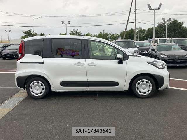 Toyota SIENTA 2025-04 8782052-16