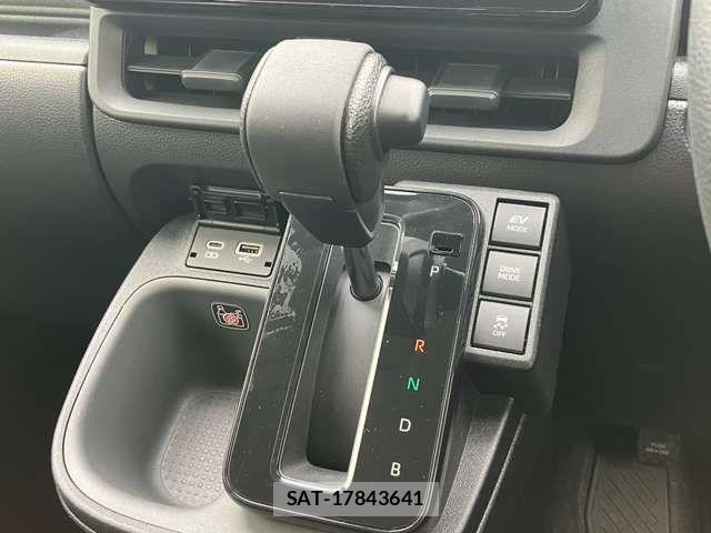 Toyota SIENTA 2025-04 8782052-6