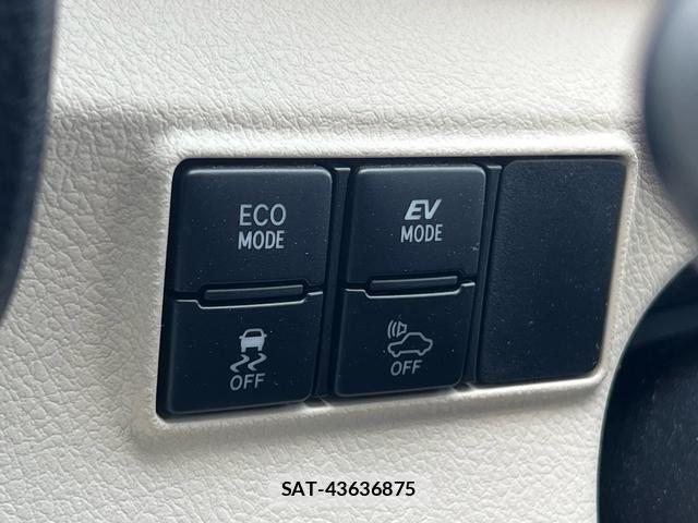 Toyota SIENTA 2015-09 8782064-10