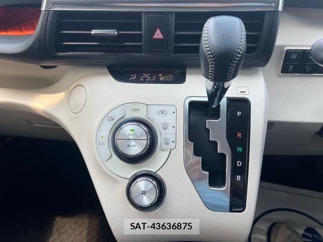 Toyota SIENTA 2015-09 8782064-12