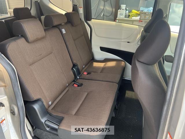 Toyota SIENTA 2015-09 8782064-18