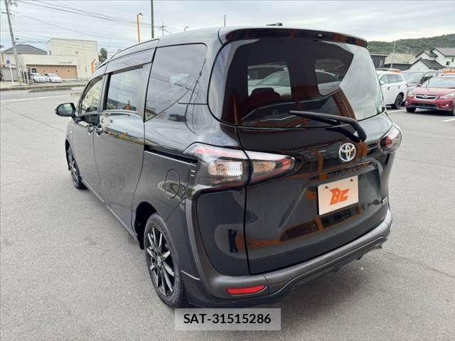 Toyota SIENTA 2015-07 8797495-12