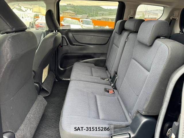 Toyota SIENTA 2015-07 8797495-18