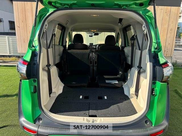 Toyota SIENTA 2016-02 8797493-12