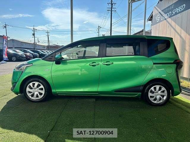 Toyota SIENTA 2016-02 8797493-17