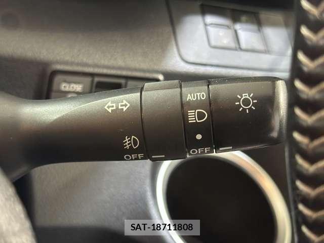 Toyota SIENTA 2019-06 8797489-11