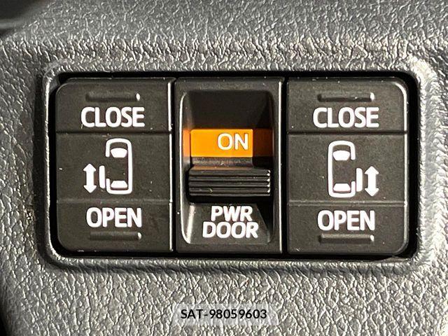 Toyota SIENTA 2017-10 8797492-3
