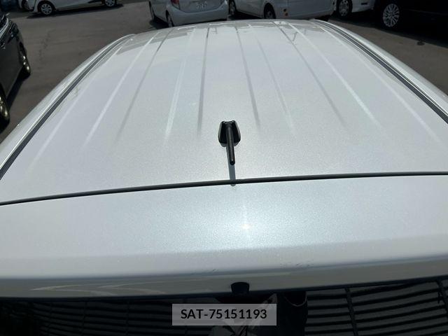 Toyota SIENTA 2016-05 8831614-11