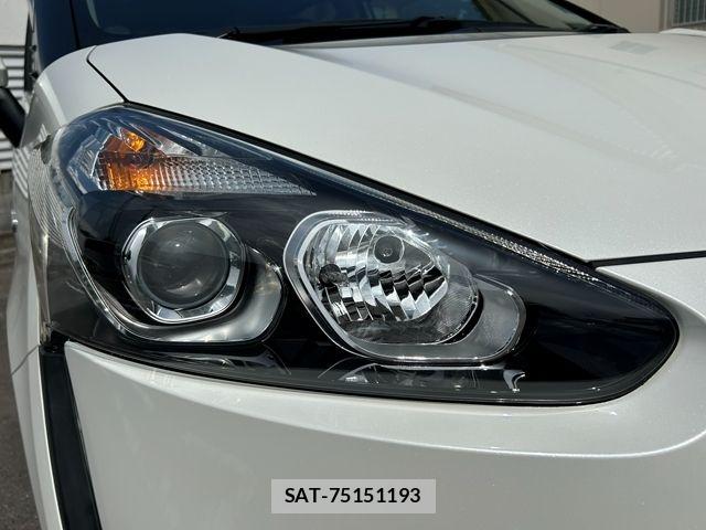 Toyota SIENTA 2016-05 8831614-24