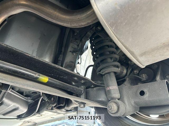 Toyota SIENTA 2016-05 8831614-26