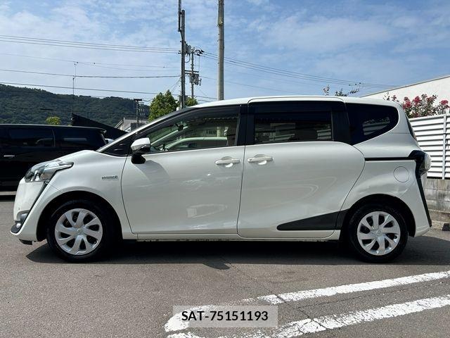 Toyota SIENTA 2016-05 8831614-4