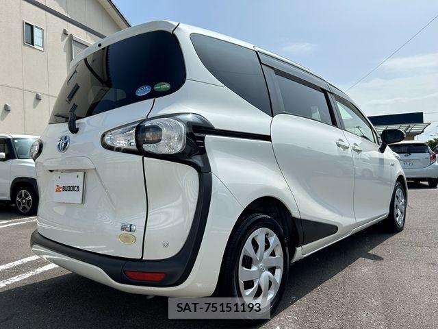 Toyota SIENTA 2016-05 8831614-6