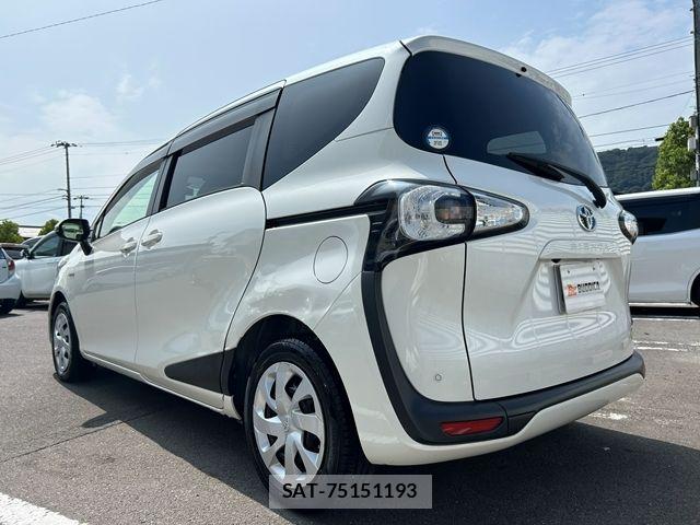 Toyota SIENTA 2016-05 8831614-8