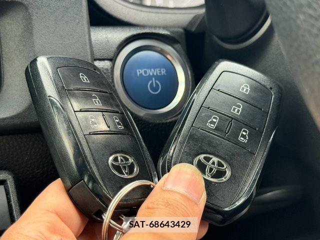 Toyota SIENTA 2022-12 8831608-11